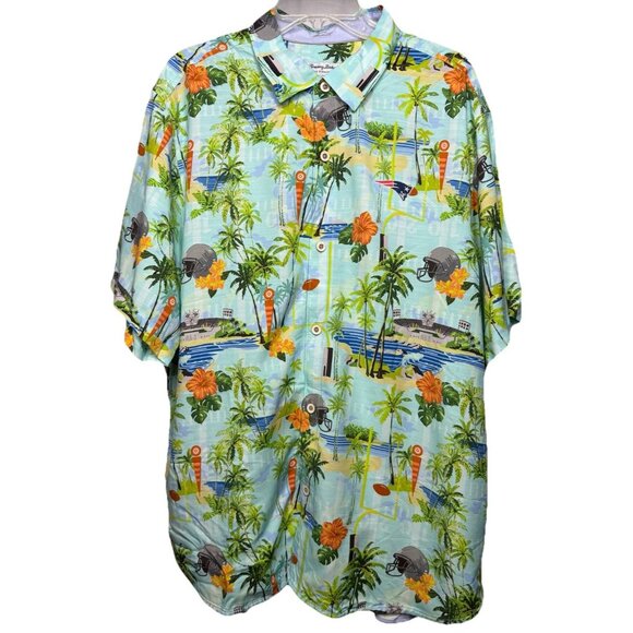 Tommy Bahama Patriots NFL‎ Hawaiian XL Button Down Veracruz Cay Floral Football - Picture 1 of 9